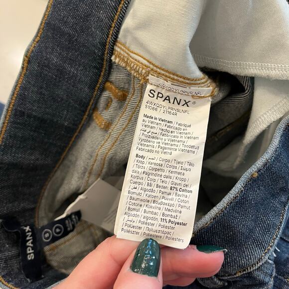 NWT Spanx SPANXshape EveryWear Flare Jeans in Authentic Blue Size Small - Picture 8 of 12